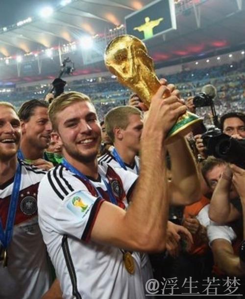 德甲纪录：克拉默轰出超远乌龙球